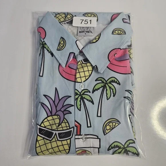 Buc-Ees Hawaiian Tropical Summer Pineapple Button Up Shirt Men's Large NWT - Picture 7 of 7